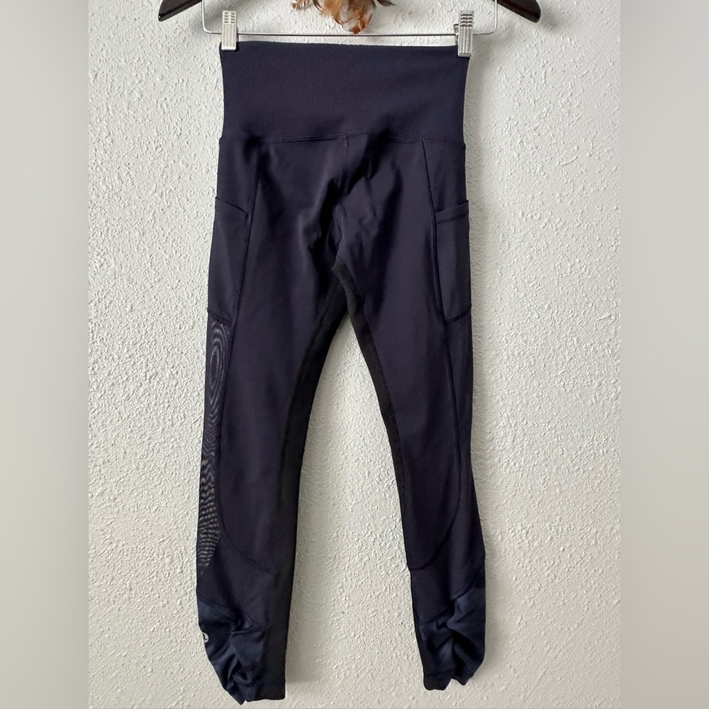 Lululemon Blue Camo Leggings High-Waisted Align Yoga Pants Mesh Sides Size 4 - Picture 5 of 16